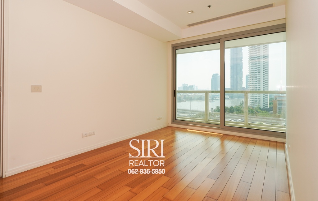 The River Condominium near BTS Saphan Taksin